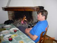 198_abends am Kamin